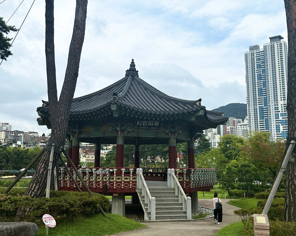 釜山市民公園内2