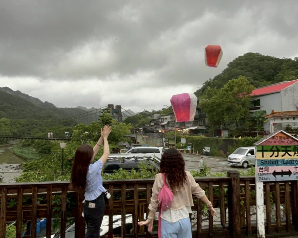 十份　ランタン飛ばし