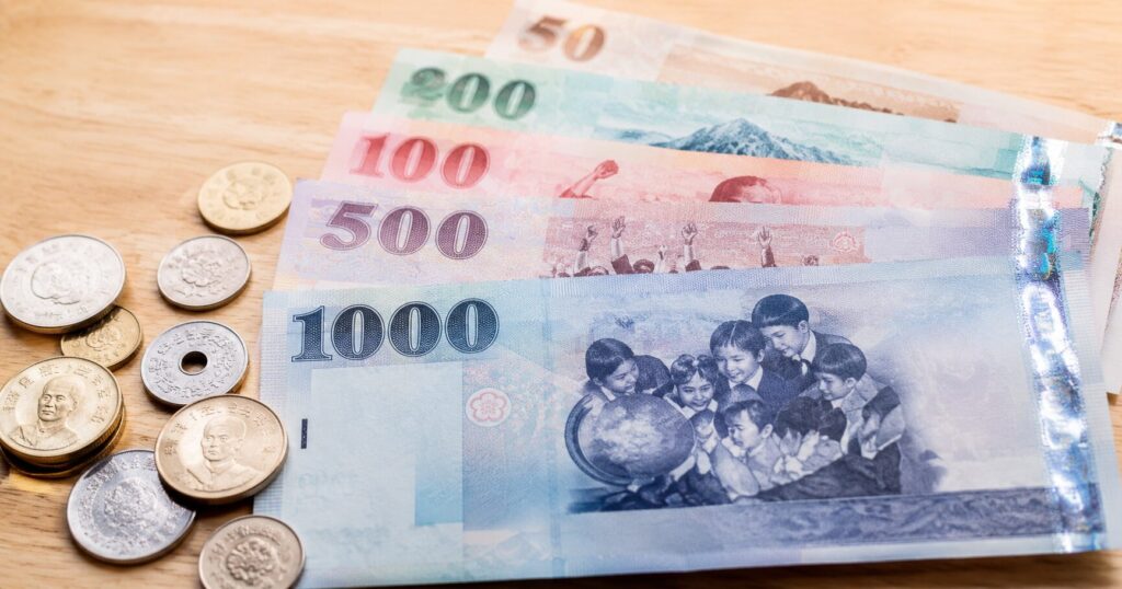 台湾　現金
